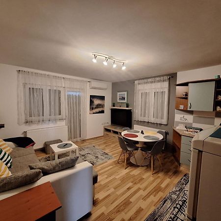 Apartman Trio Maksimir Zagreb Bagian luar foto